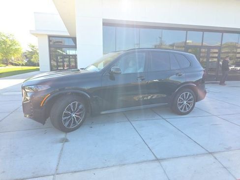 Used 2024 BMW X5 xDrive40i w/ M Sport Package AWD/4WD image 1