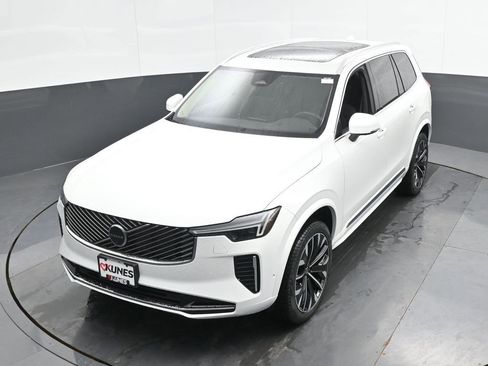 New 2025 Volvo XC90 B5 Plus w/ Protection Package Premier image 37