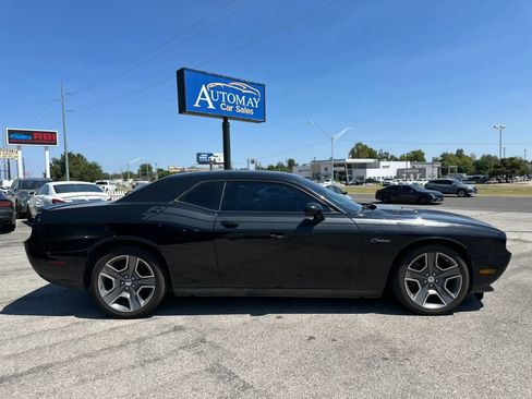Used 2012 Dodge Challenger R/T RWD image 4