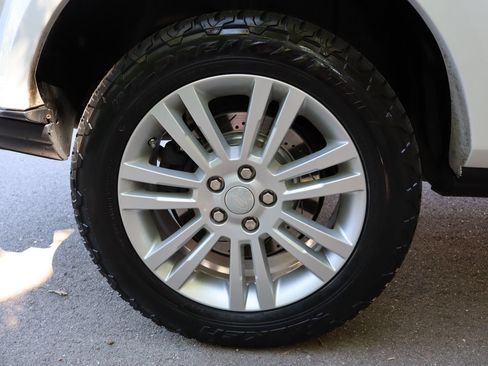 Used 2016 Land Rover LR4 HSE LUX AWD/4WD image 47