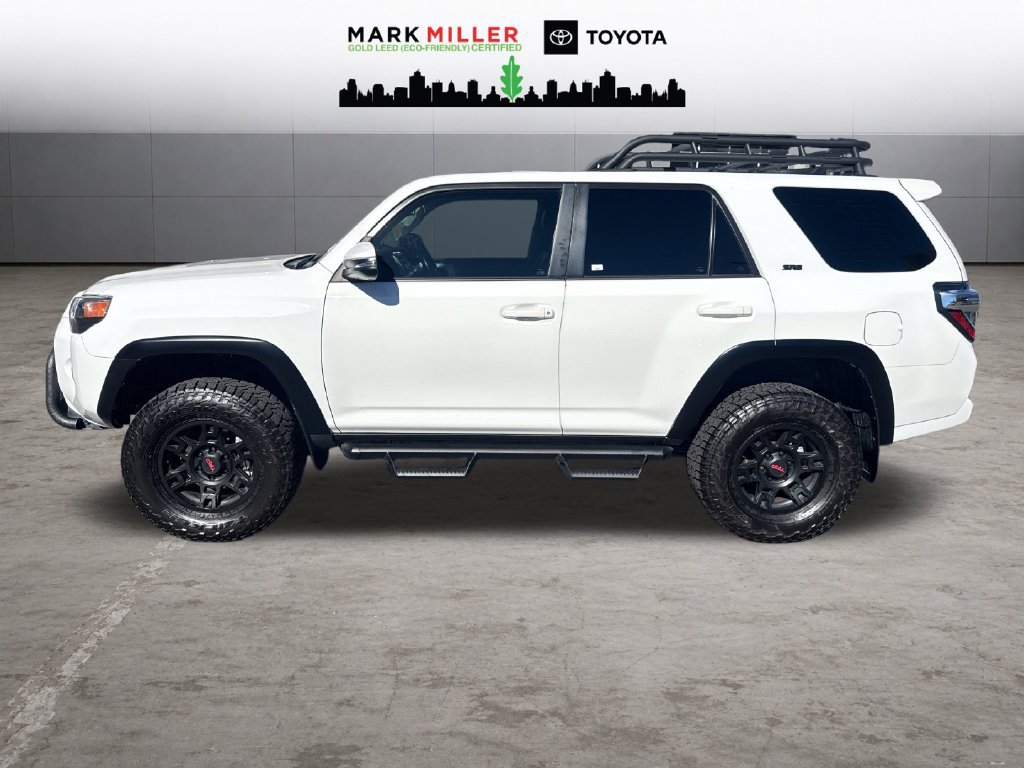 Used 2023 Toyota 4Runner SR5 Premium w/ Moonroof Package AWD/4WD image 2