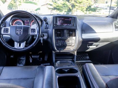 Used 2019 Dodge Grand Caravan GT image 31