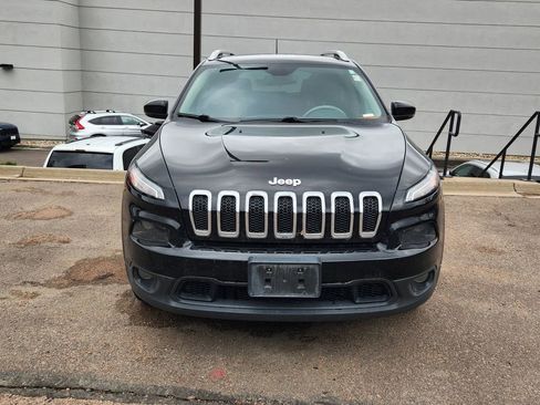 Used 2017 Jeep Cherokee Latitude w/ Safety/Convenience Group AWD/4WD image 10