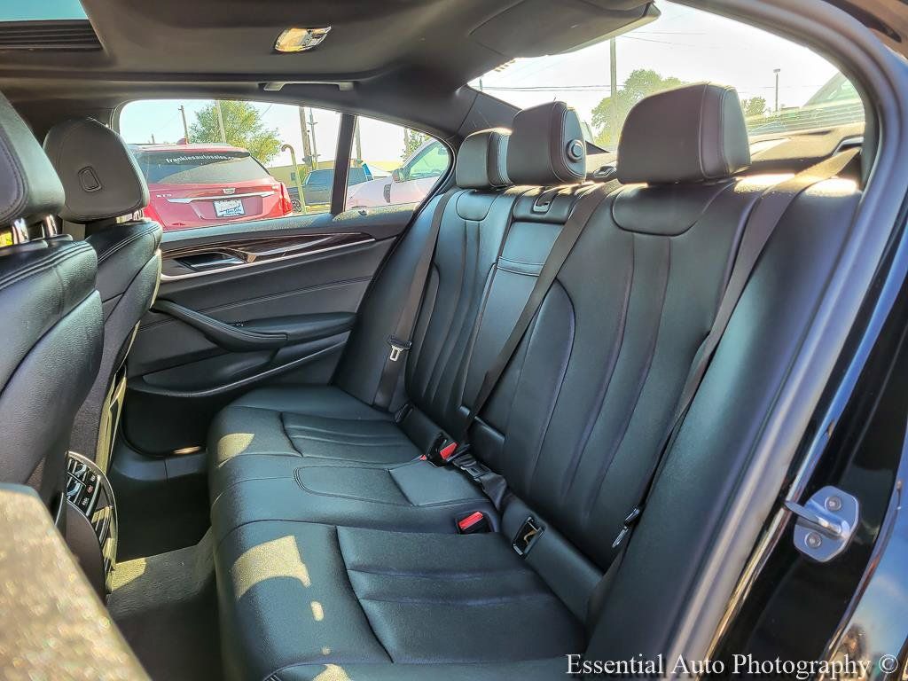 Used 2019 BMW 530i xDrive AWD/4WD image 12