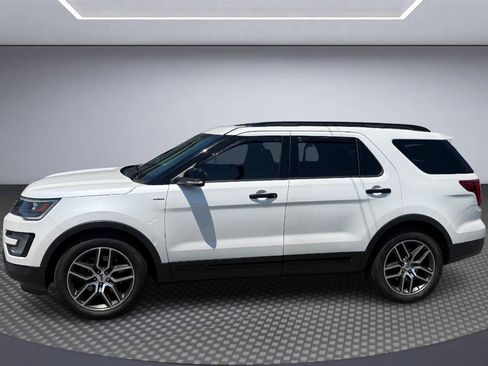 Used 2017 Ford Explorer Sport w/ Equipment Group 401A AWD/4WD image 4