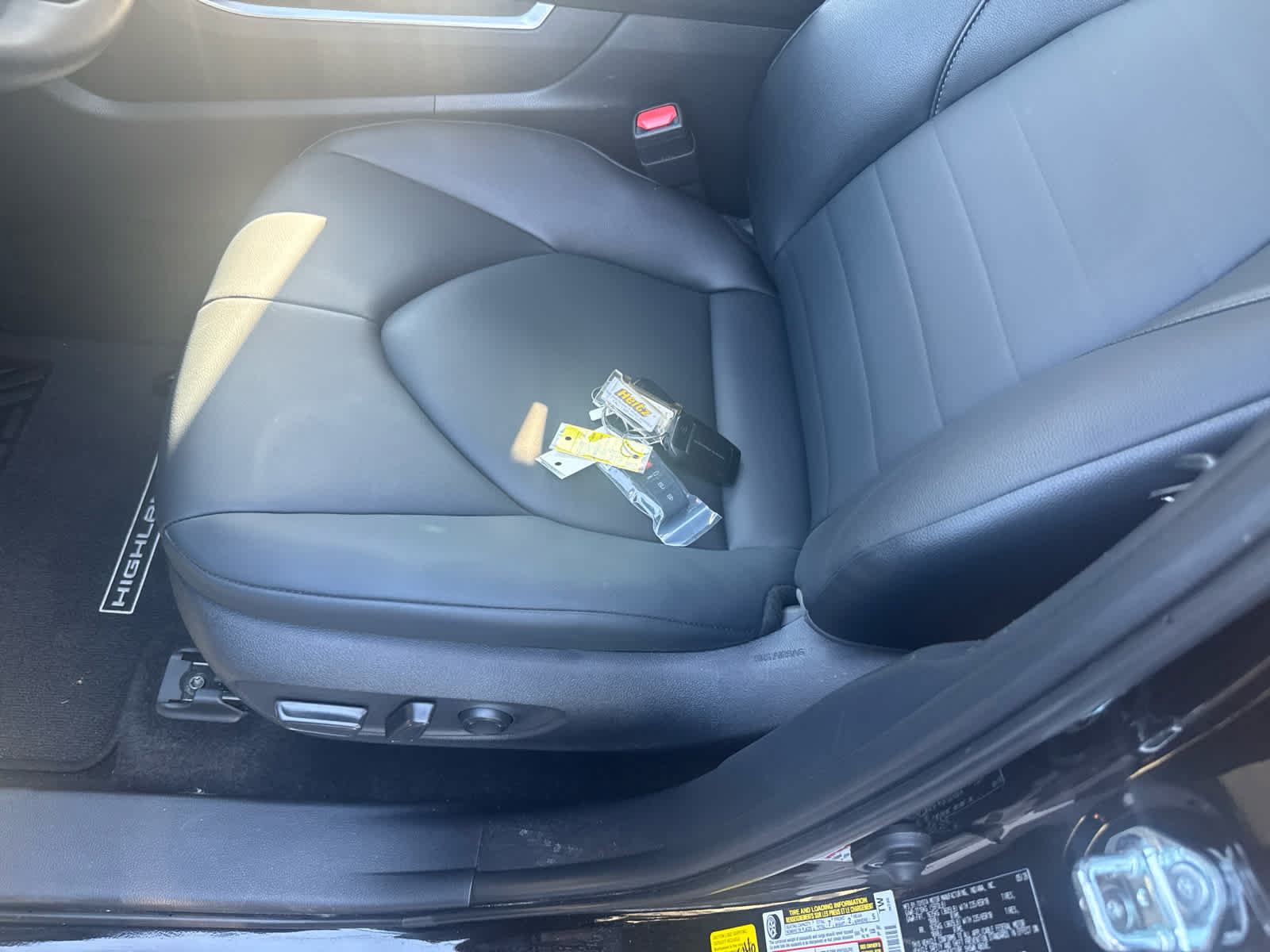 Certified 2026 Toyota Highlander XLE AWD/4WD image 8