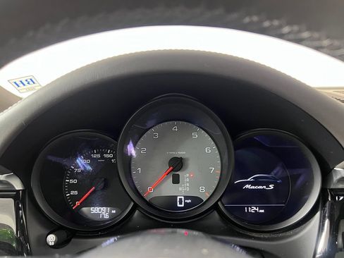 Certified 2020 Porsche Macan S AWD/4WD image 31