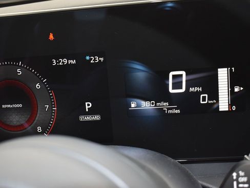 Used 2025 Nissan Kicks SV w/ Interior Electronics Package image 7