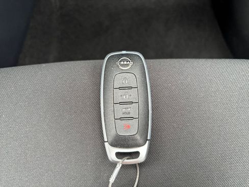 Used 2025 Nissan Versa SV FWD image 21