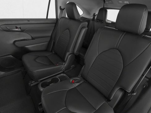 New 2026 Toyota Highlander XLE AWD/4WD image 9