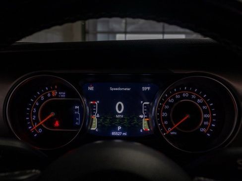 Used 2021 Jeep Gladiator Sport image 12