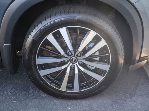 Used 2024 Nissan Pathfinder Platinum w/ Cargo Package FWD image 10