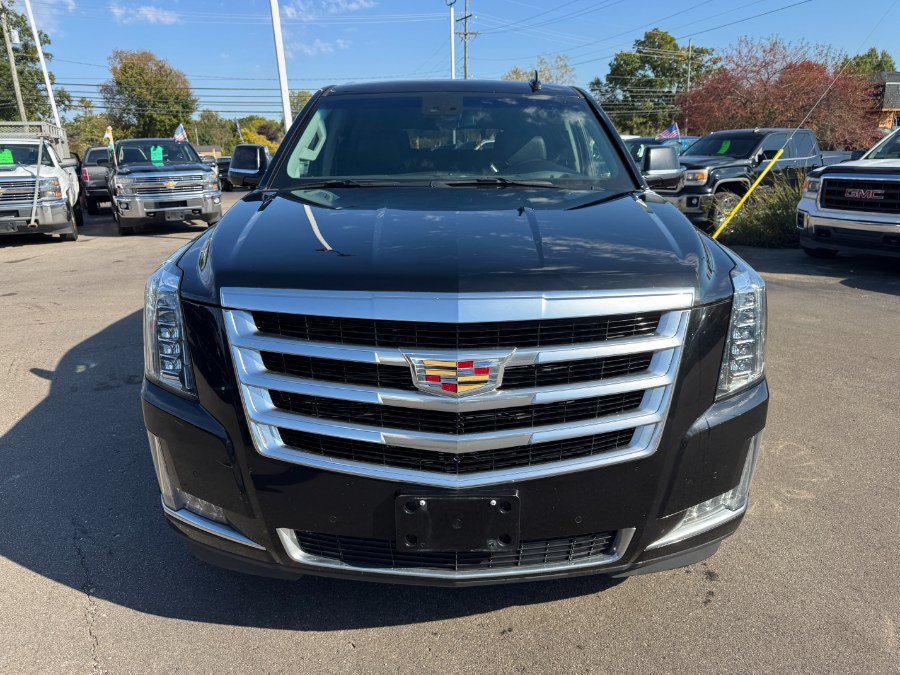 Used 2018 Cadillac Escalade Luxury AWD/4WD image 8