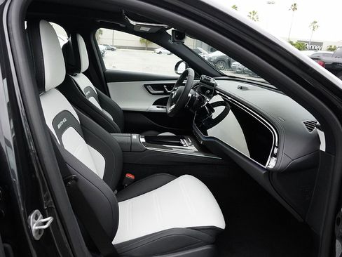 New 2026 Mercedes-Benz E 53 AMG e 4MATIC Sedan image 12