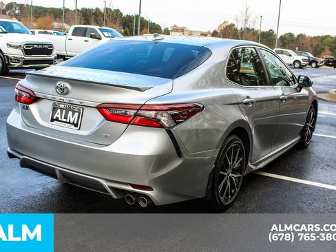 Used 2023 Toyota Camry SE image 6