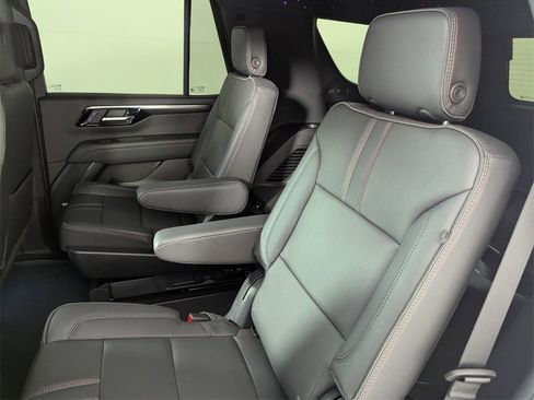 Used 2025 Chevrolet Tahoe RST w/ RST Performance Edition image 15