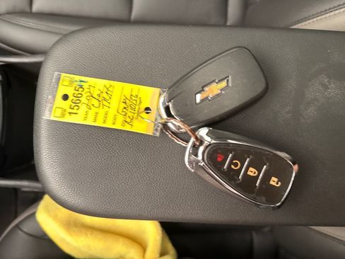 Used 2024 Chevrolet Trax ACTIV w/ Sunroof Package FWD image 31