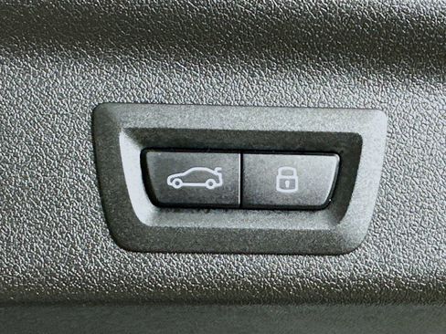Used 2025 BMW X1 xDrive28i AWD/4WD image 38