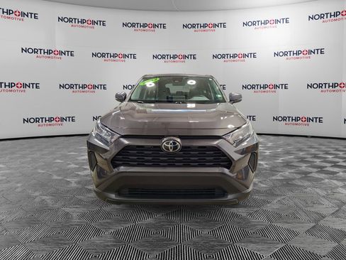 Used 2022 Toyota RAV4 LE image 8