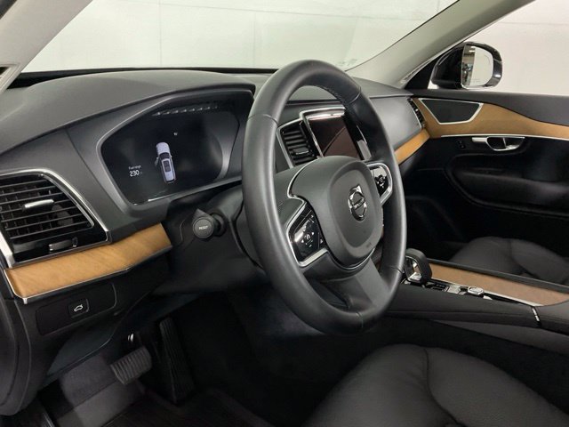 Certified 2025 Volvo XC90 B5 Plus w/ Protection Package AWD/4WD image 19