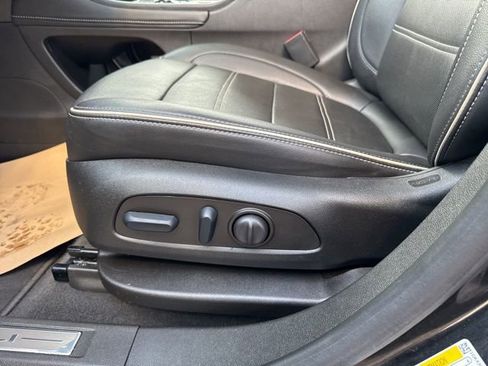 Used 2023 GMC Acadia Denali w/ Black Diamond Edition image 11