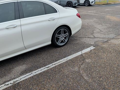 Certified 2018 Mercedes-Benz E 300 image 8