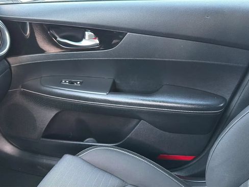 Used 2019 Kia Forte S w/ S Premium Package FWD image 25
