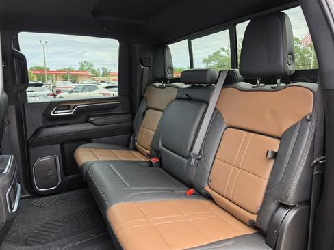 Used 2025 Chevrolet Silverado 2500 High Country w/ Technology Package AWD/4WD image 20