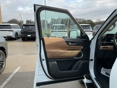New 2026 INFINITI QX80 Luxe w/ Cargo Package AWD/4WD image 23