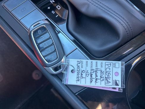 Used 2023 Hyundai Elantra Limited image 35