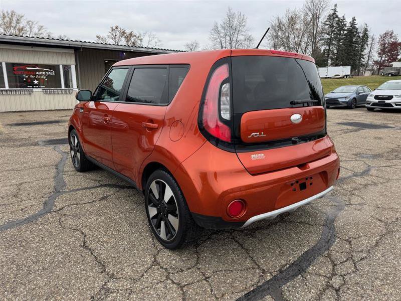 Used 2019 Kia Soul + FWD image 10