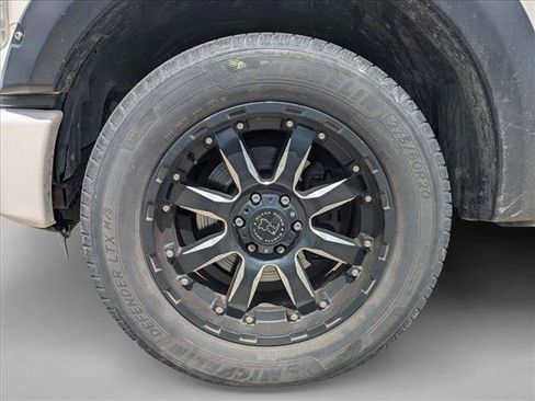 Used 2015 Ford F150 Platinum w/ Equipment Group 701A Luxury AWD/4WD image 19