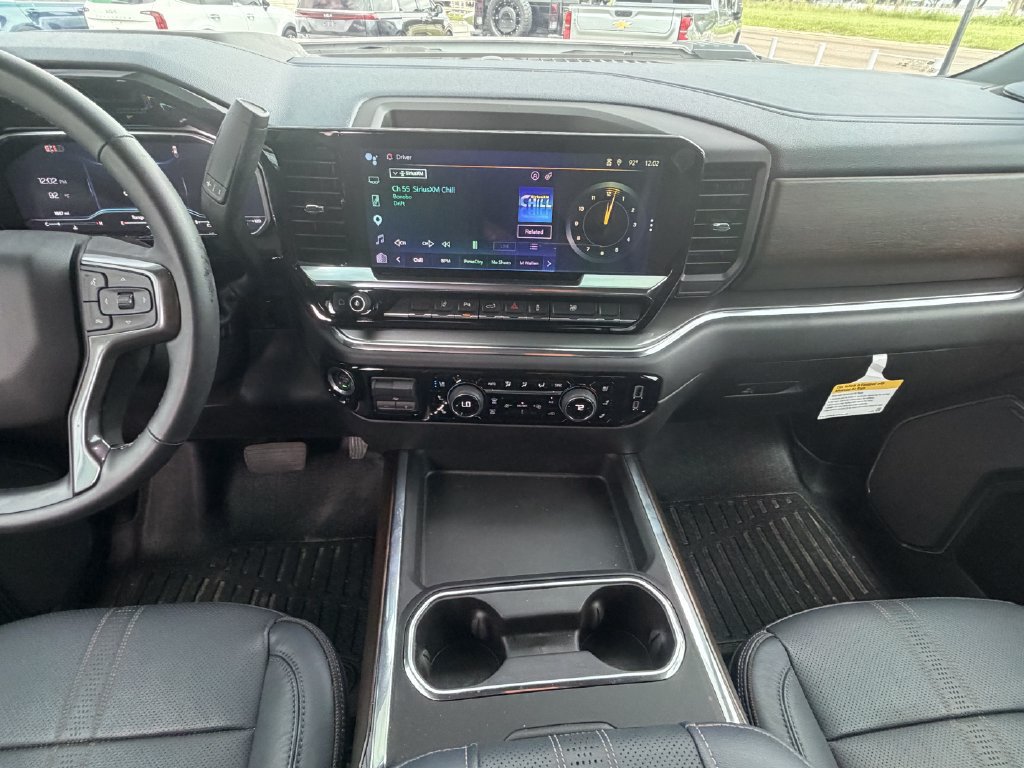 Used 2024 Chevrolet Silverado 3500 High Country w/ High Country Premium Package AWD/4WD image 15