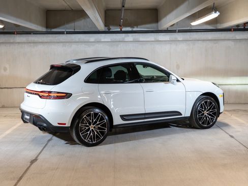 Certified 2026 Porsche Macan AWD/4WD image 7