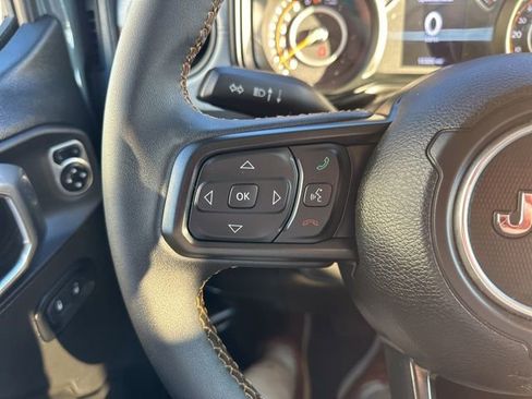 Used 2024 Jeep Gladiator Sport image 21