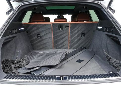 Certified 2022 Audi e-tron Premium image 28