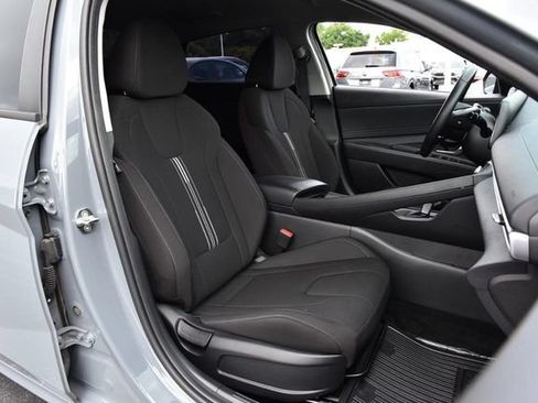 Used 2023 Hyundai Elantra SEL w/ Convenience Package FWD image 20