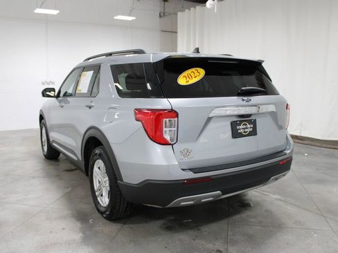Used 2023 Ford Explorer XLT w/ Equipment Group 202A image 6