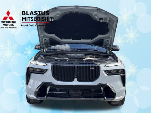 Used 2025 BMW X7 M60i w/ Climate Comfort Package image 28