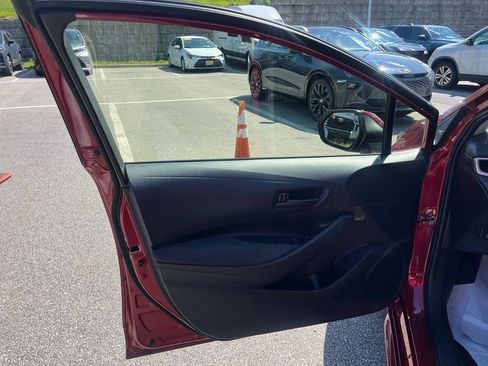 Used 2023 Toyota Corolla LE FWD image 6