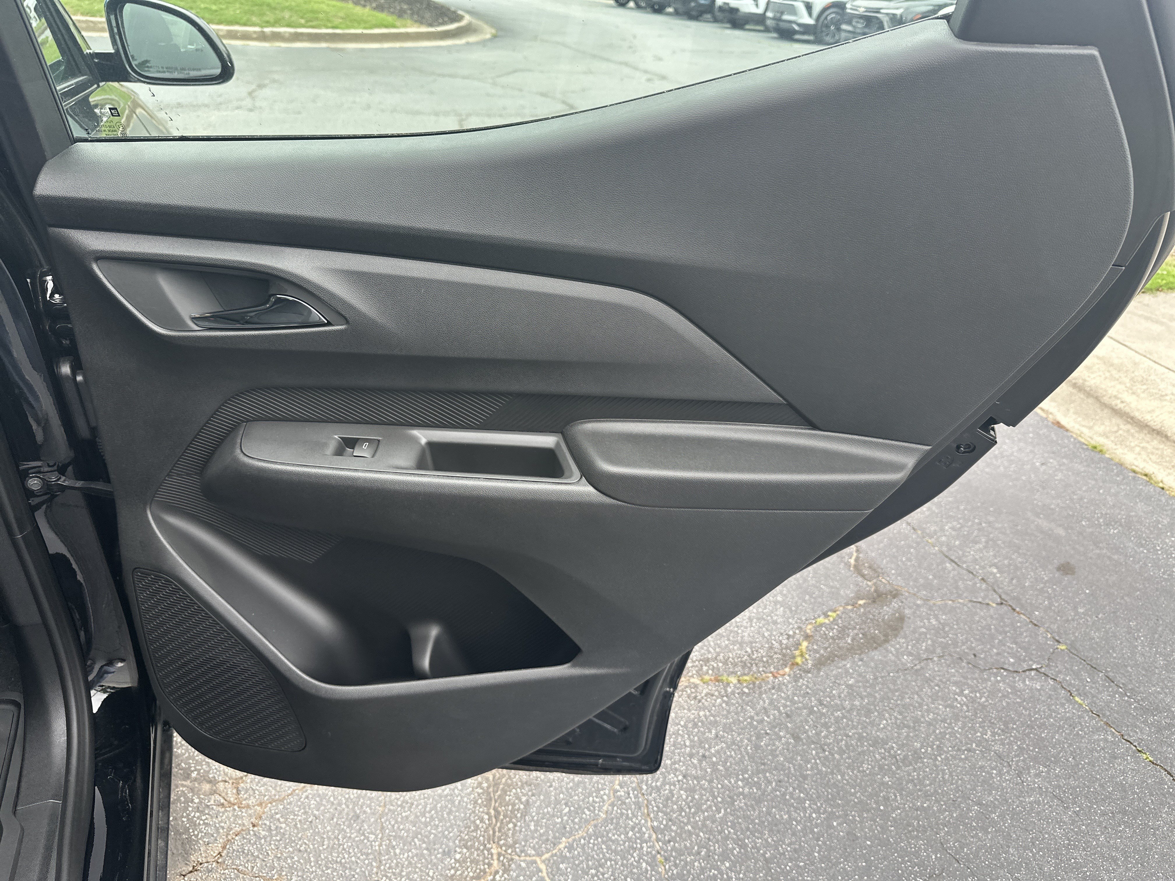 New 2027 Chevrolet Bolt LT w/ Comfort Package FWD image 17