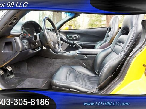 Used 2001 Chevrolet Corvette Convertible w/ Preferred Equipment Group2 RWD image 2