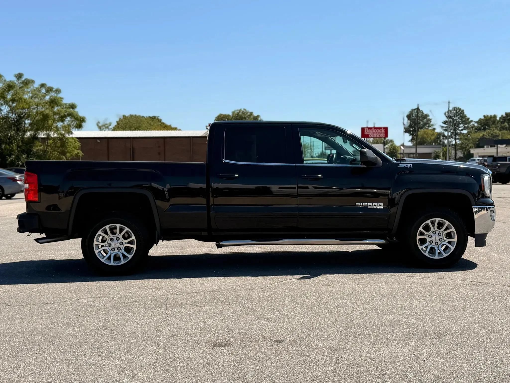 Used 2016 GMC Sierra 1500 SLE w/ Suspension Package, Off-Road AWD/4WD image 10