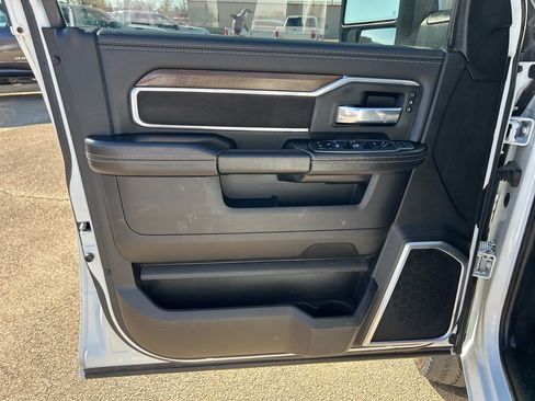 Used 2024 RAM 2500 Laramie image 9