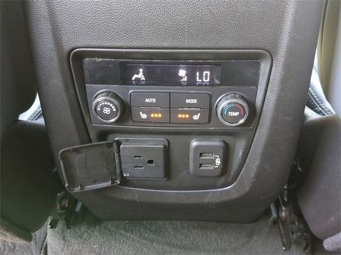 Used 2024 Buick Enclave Premium image 18