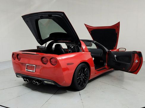 Used 2007 Chevrolet Corvette Coupe w/ Preferred Equipment Group RWD image 10