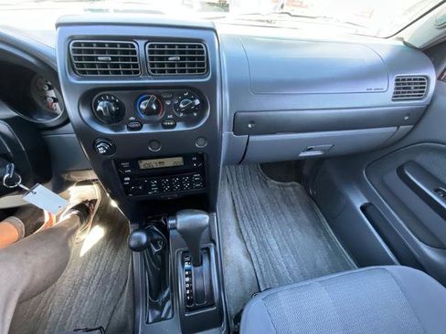 Used 2004 Nissan Frontier XE w/ (PWR) XE Pwr Pkg AWD/4WD image 10