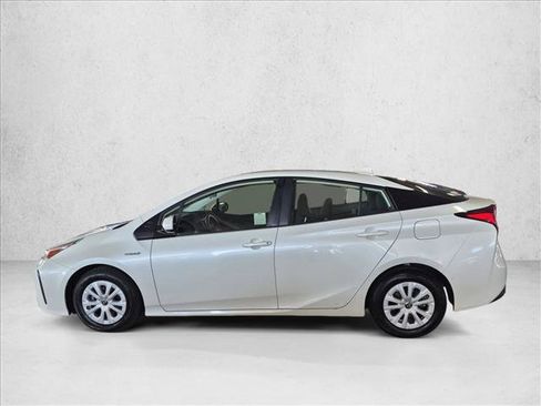 Used 2020 Toyota Prius LE FWD image 9