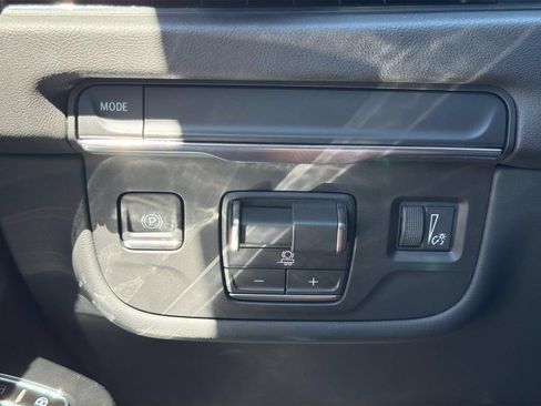 Certified 2026 Cadillac Escalade Luxury RWD image 19