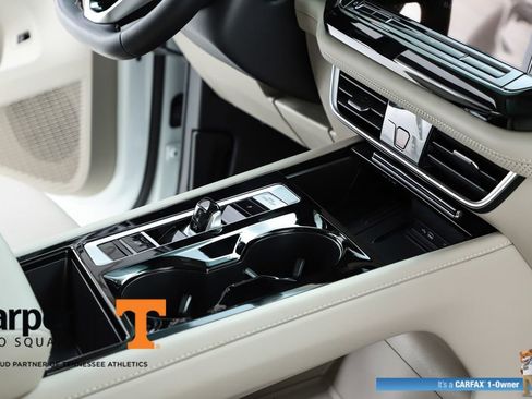 Used 2025 Volkswagen Atlas SE w/ Panoramic Sunroof Package image 34